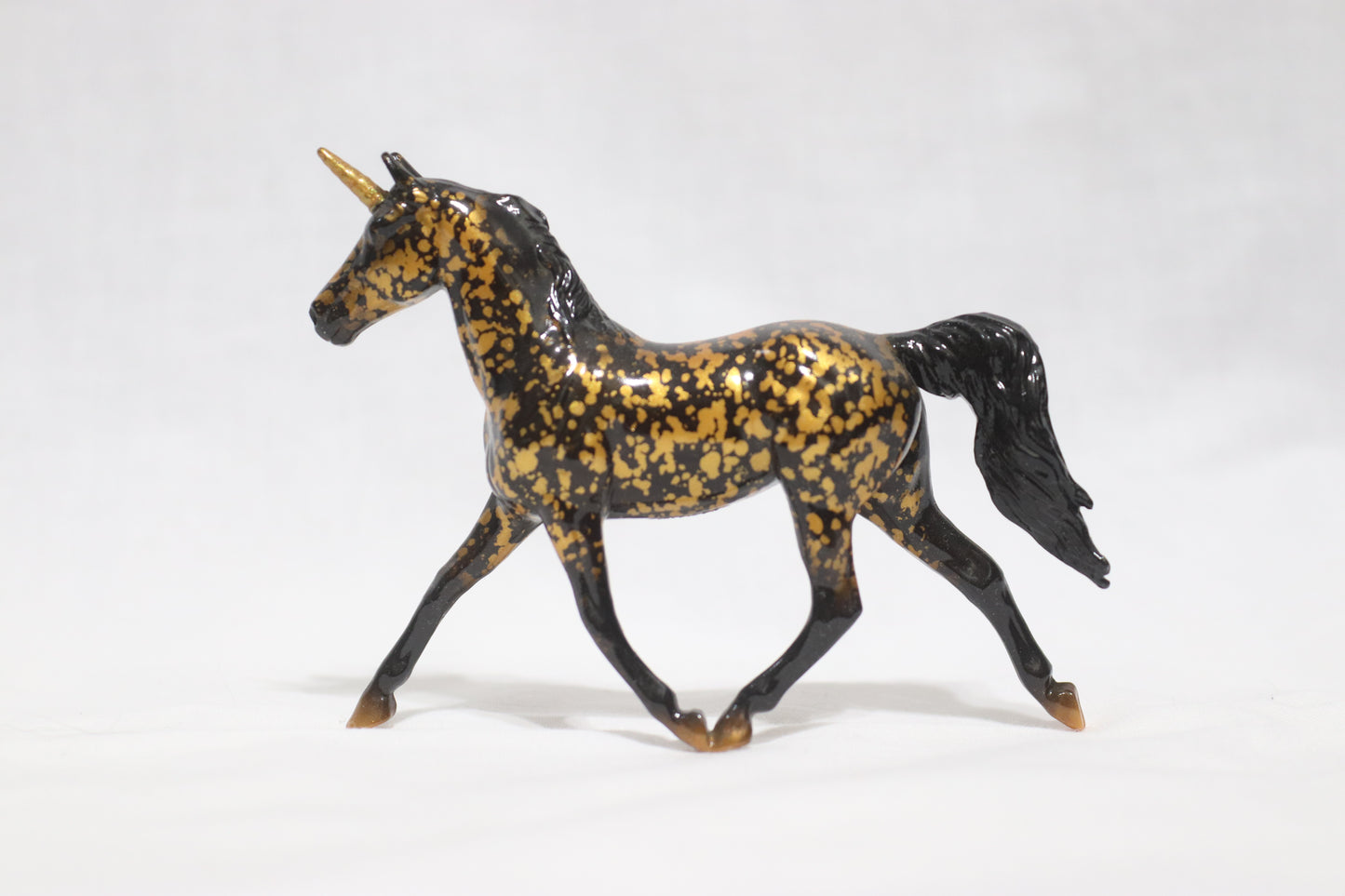 Unicorn Crazy Surprise Series 4 Chase Model