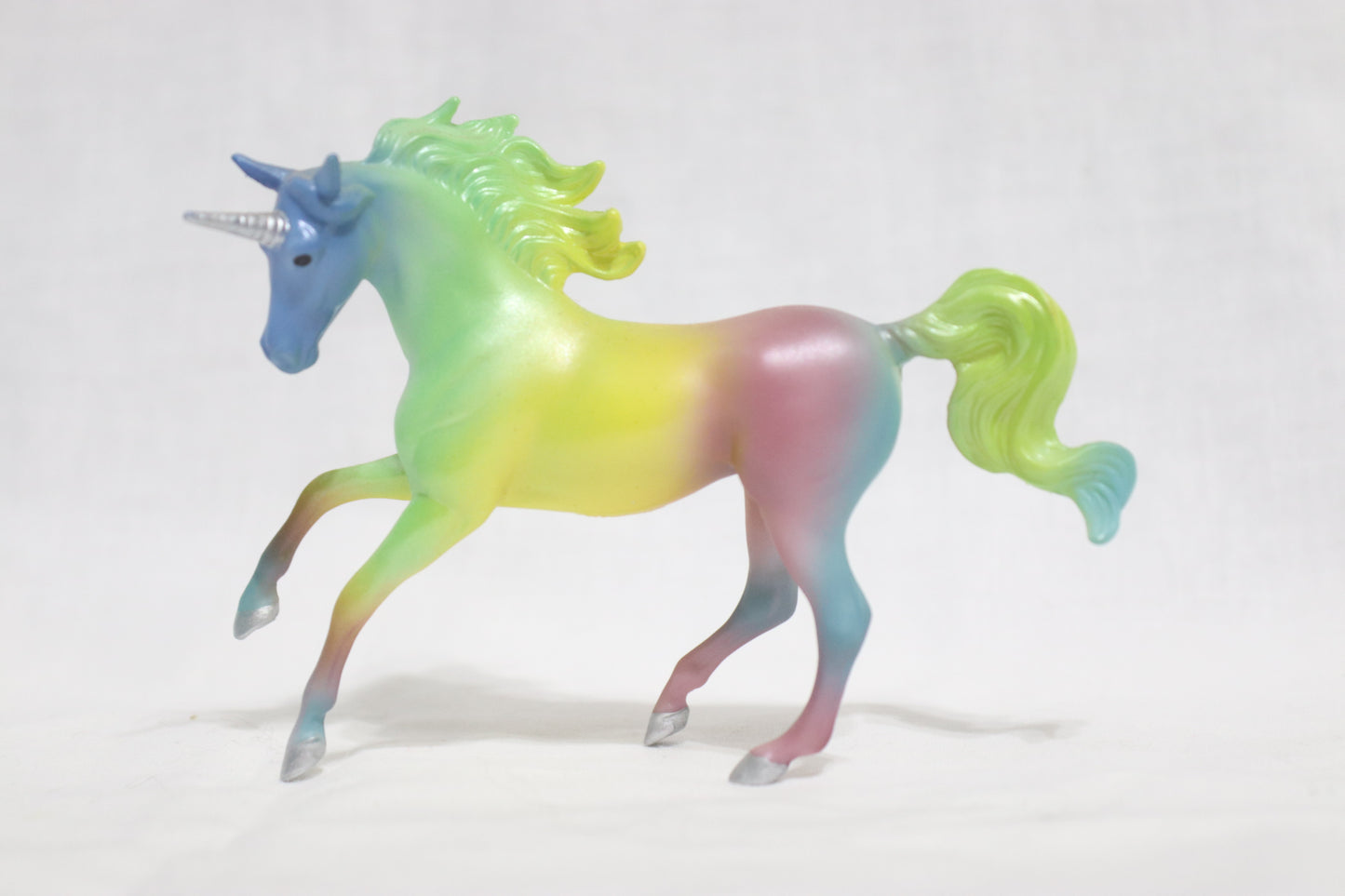Unicorn Crazy Surprise Series 2 Chase Model
